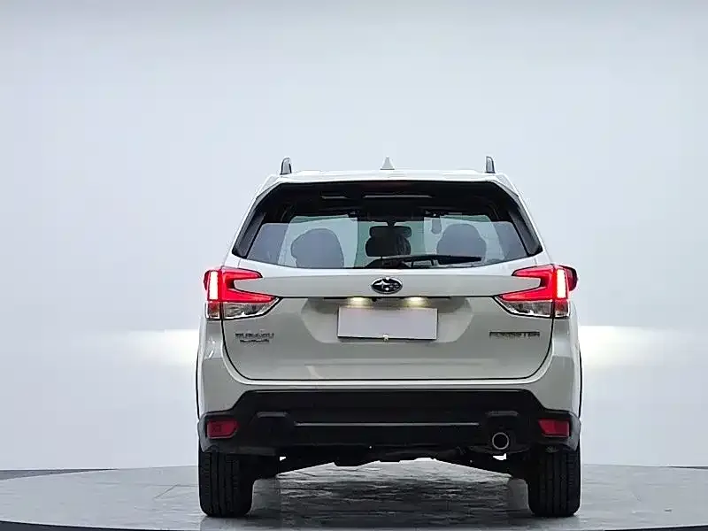 Subaru Forester — фото 6