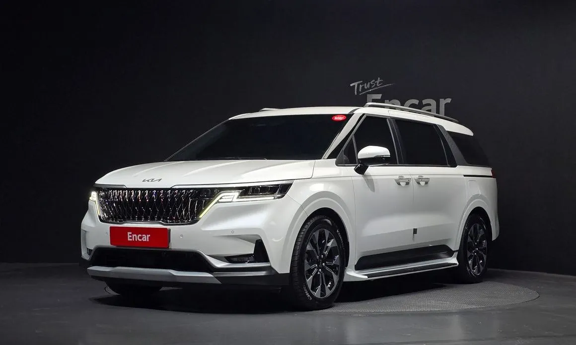 Kia Carnival — фото 1