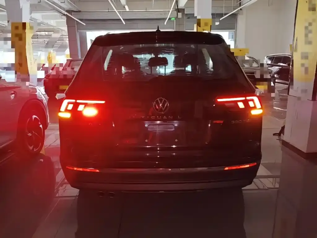 Volkswagen Tiguan L — фото 6