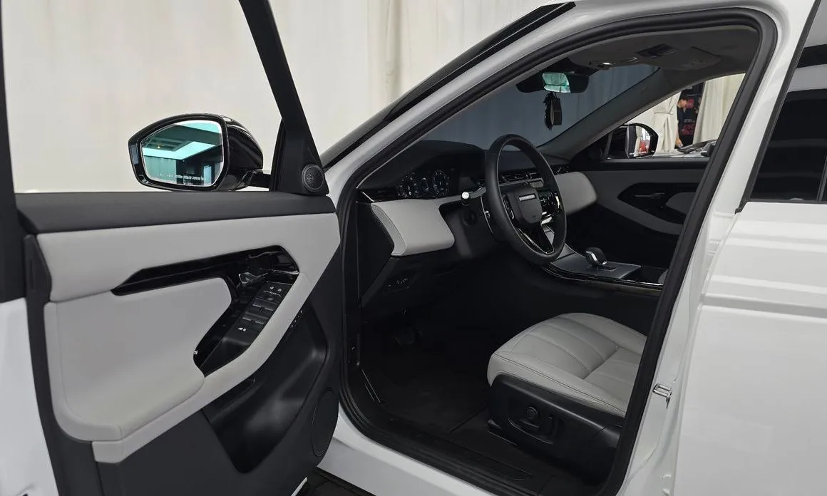 Land Rover Range Rover Evoque — фото 10