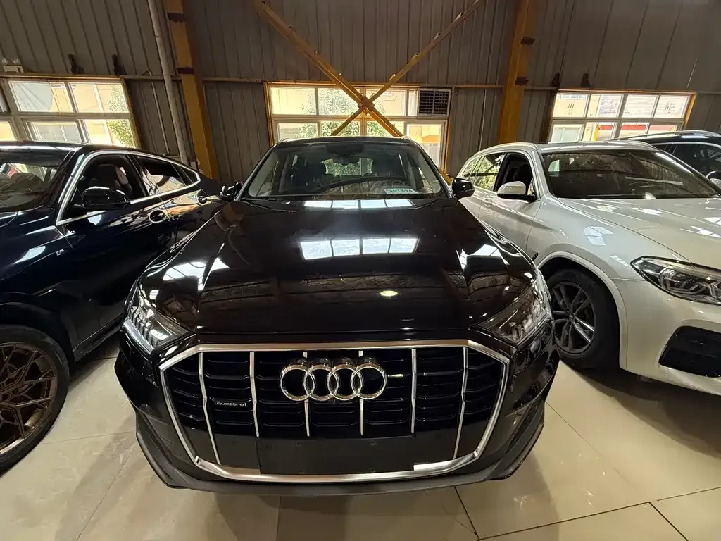 Audi Q7 2021 из CN, фото 7