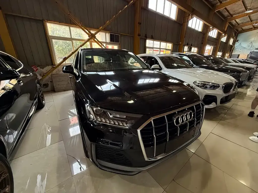 Audi Q7 2021 из CN, фото 6