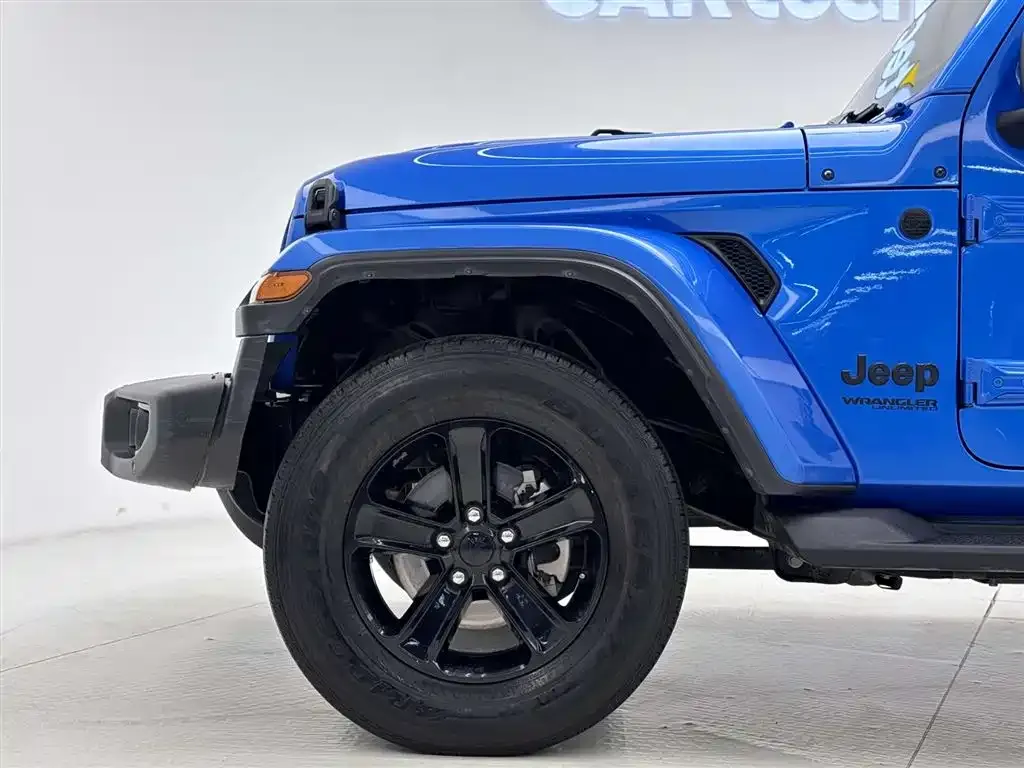 Jeep Wrangler 2023 из CN, фото 5