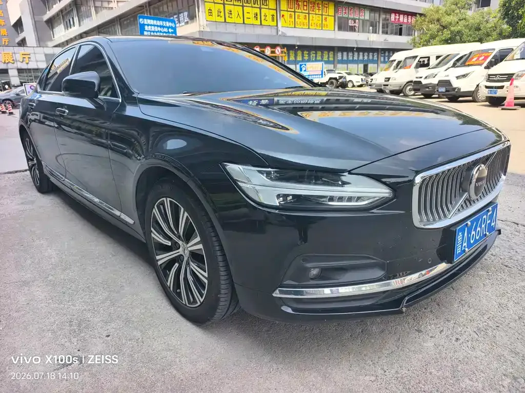 Volvo S90 — фото 1