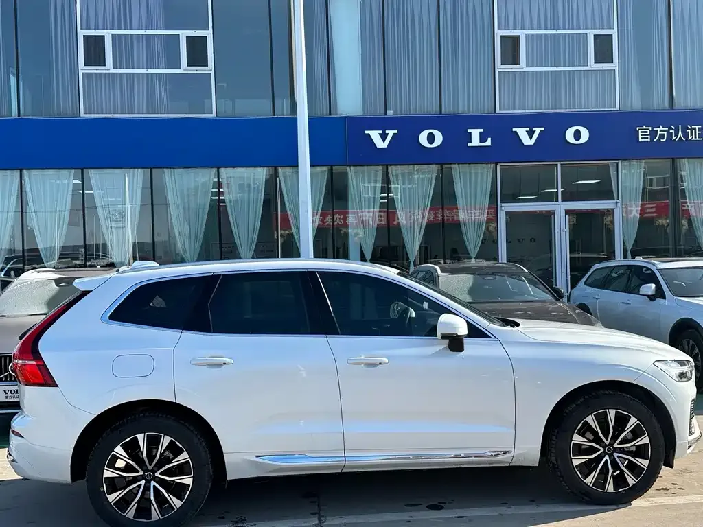 Volvo XC60 — фото 5