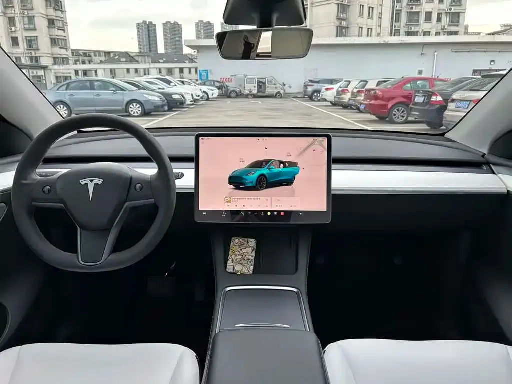 Tesla Model Y — фото 5