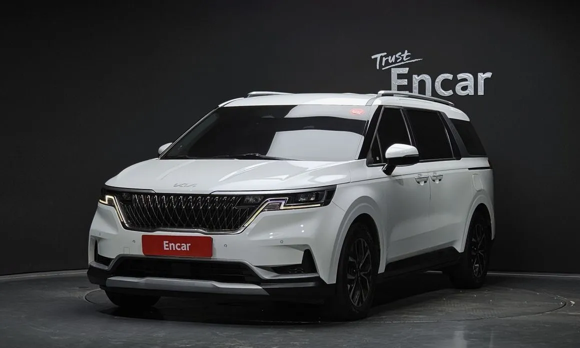 Kia Carnival — фото 1