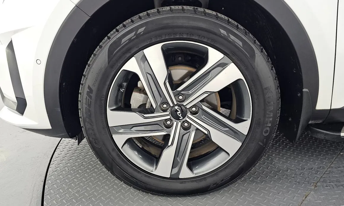 Kia Sorento — фото 9