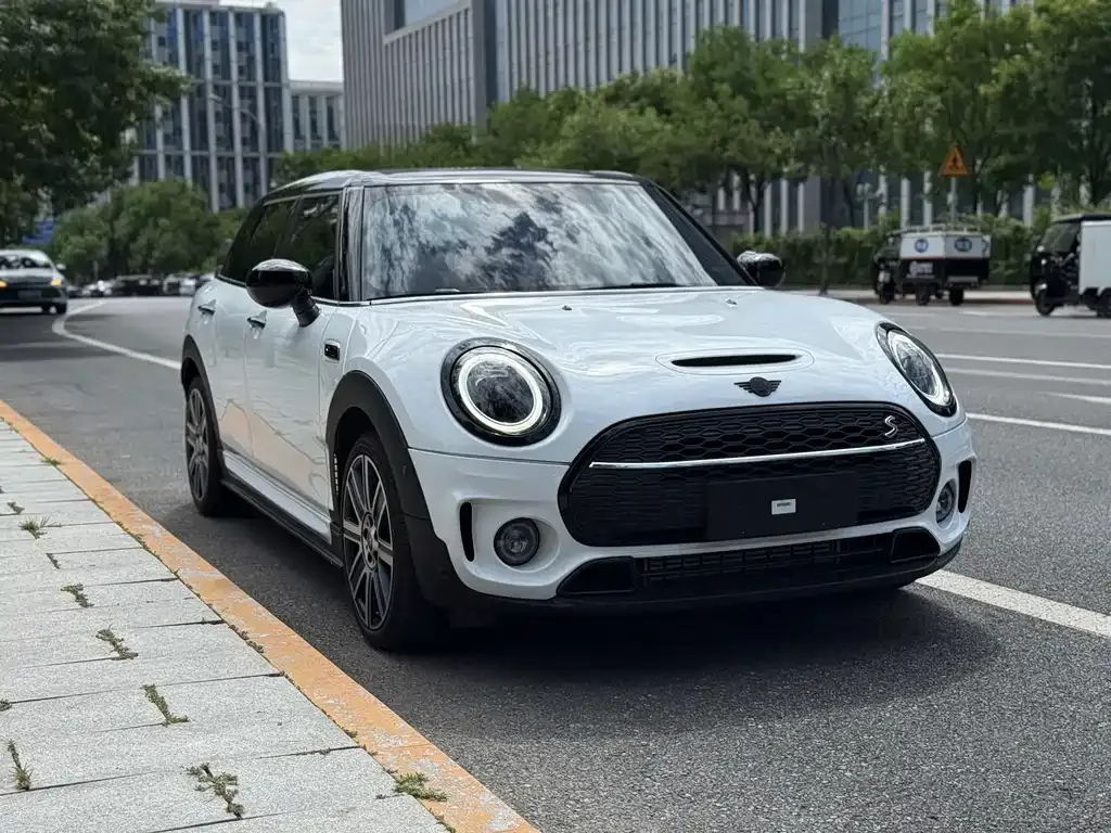 MINI Clubman — фото 4