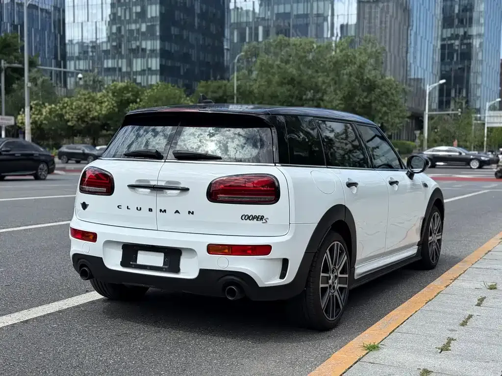 MINI Clubman — фото 3