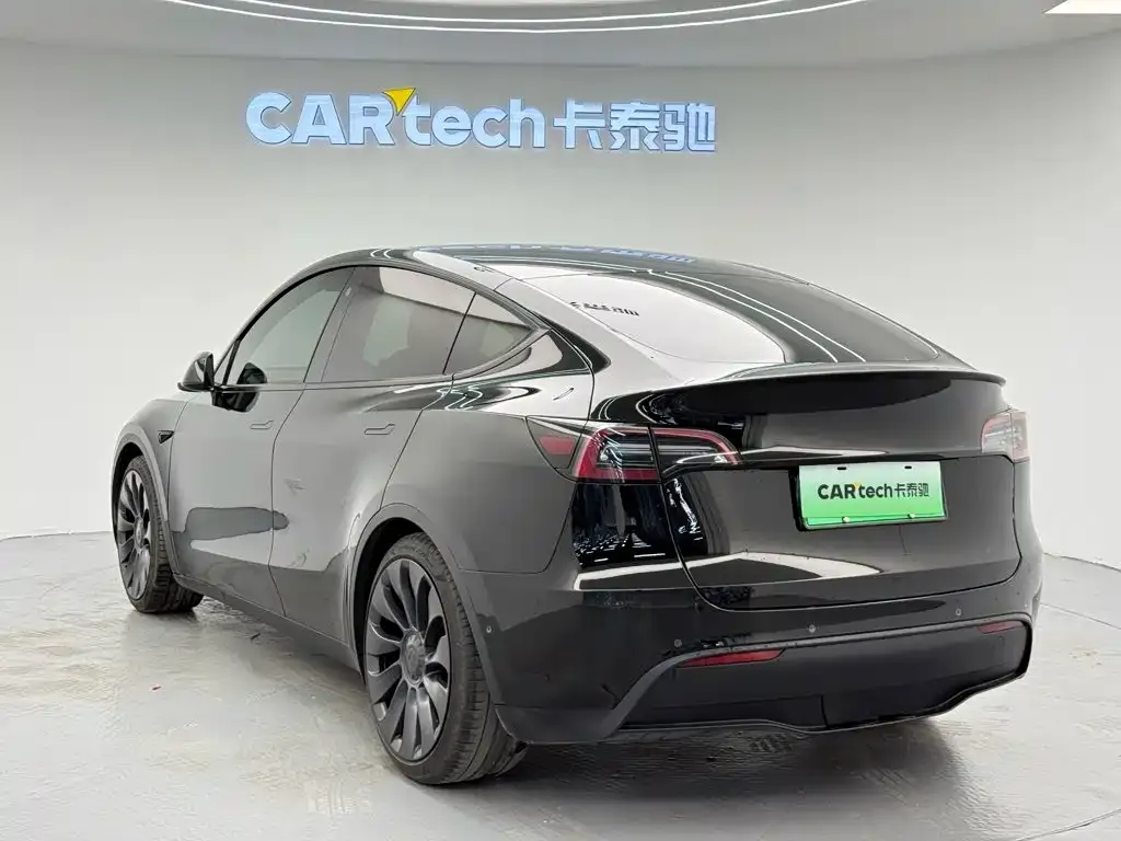 Tesla Model Y — фото 4