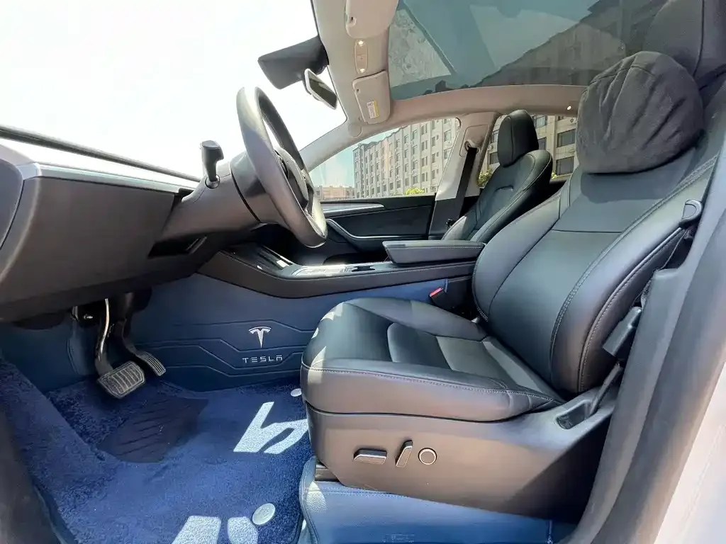 Tesla Model Y — фото 6