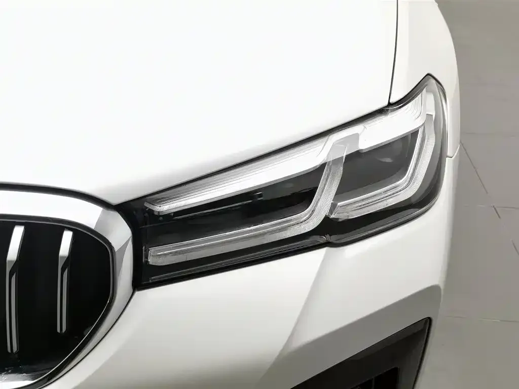 BMW 5 Series New Energy — фото 2