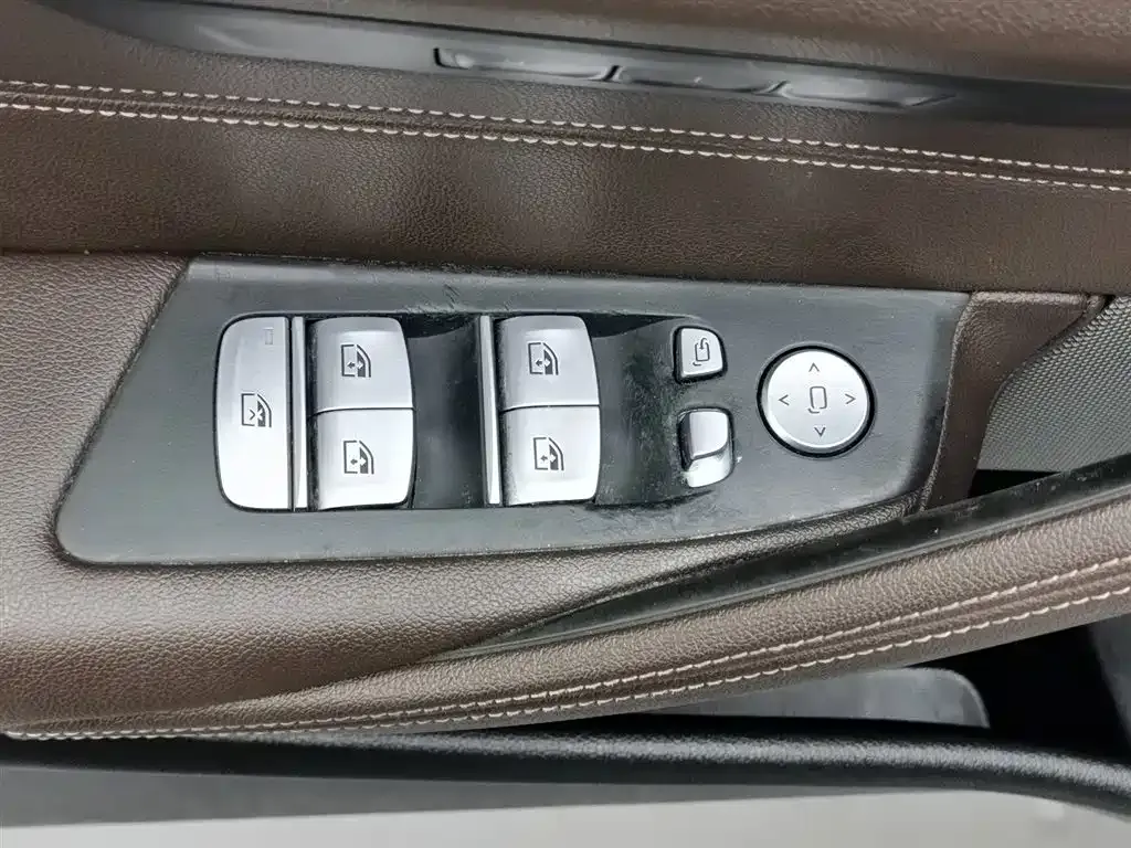 BMW 5 Series New Energy — фото 10