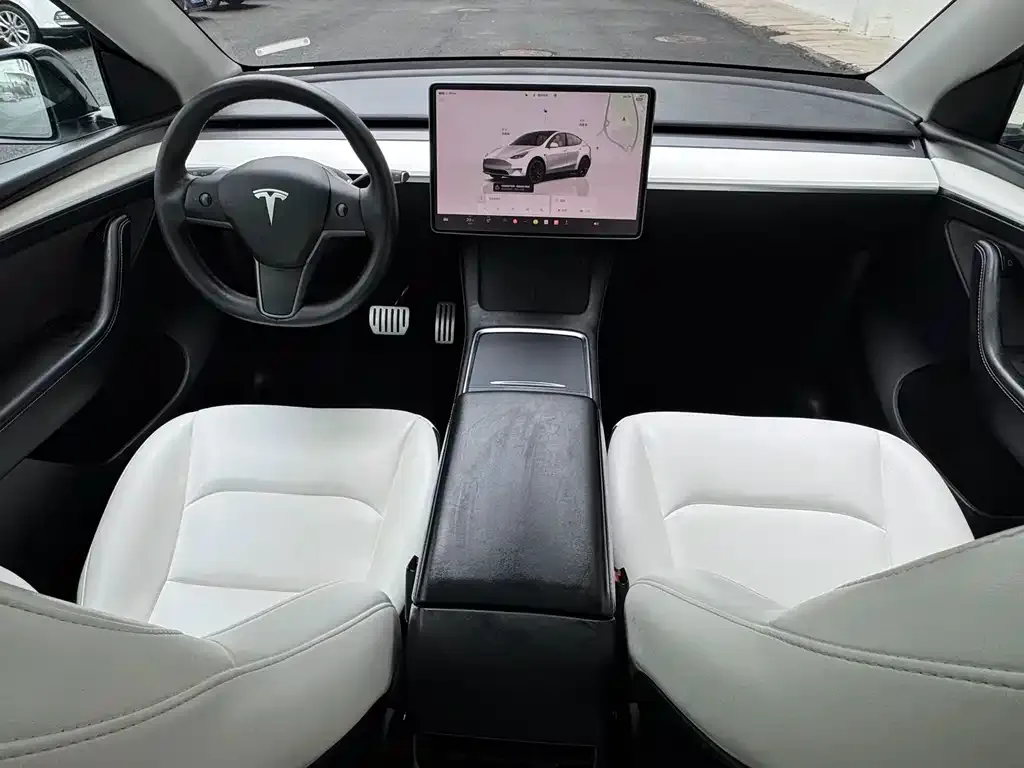 Tesla Model Y — фото 4