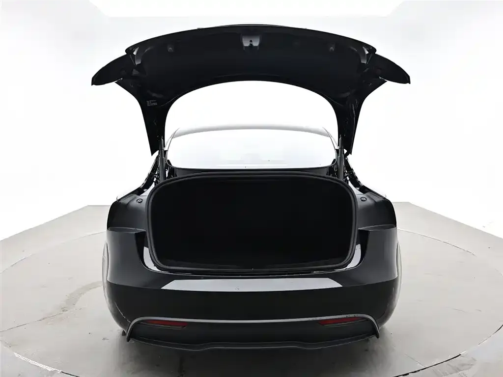 Tesla Model 3 — фото 3