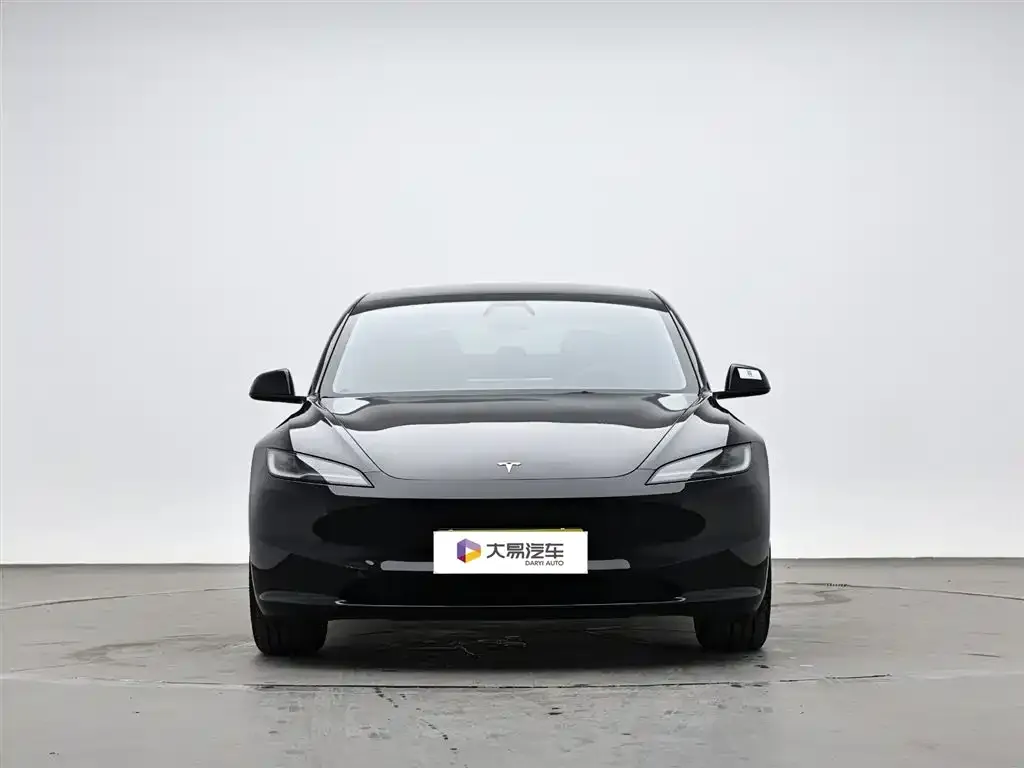 Tesla Model 3 — фото 9