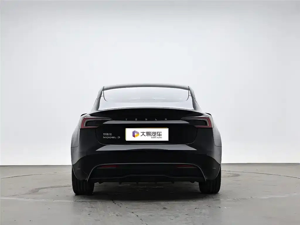 Tesla Model 3 — фото 6