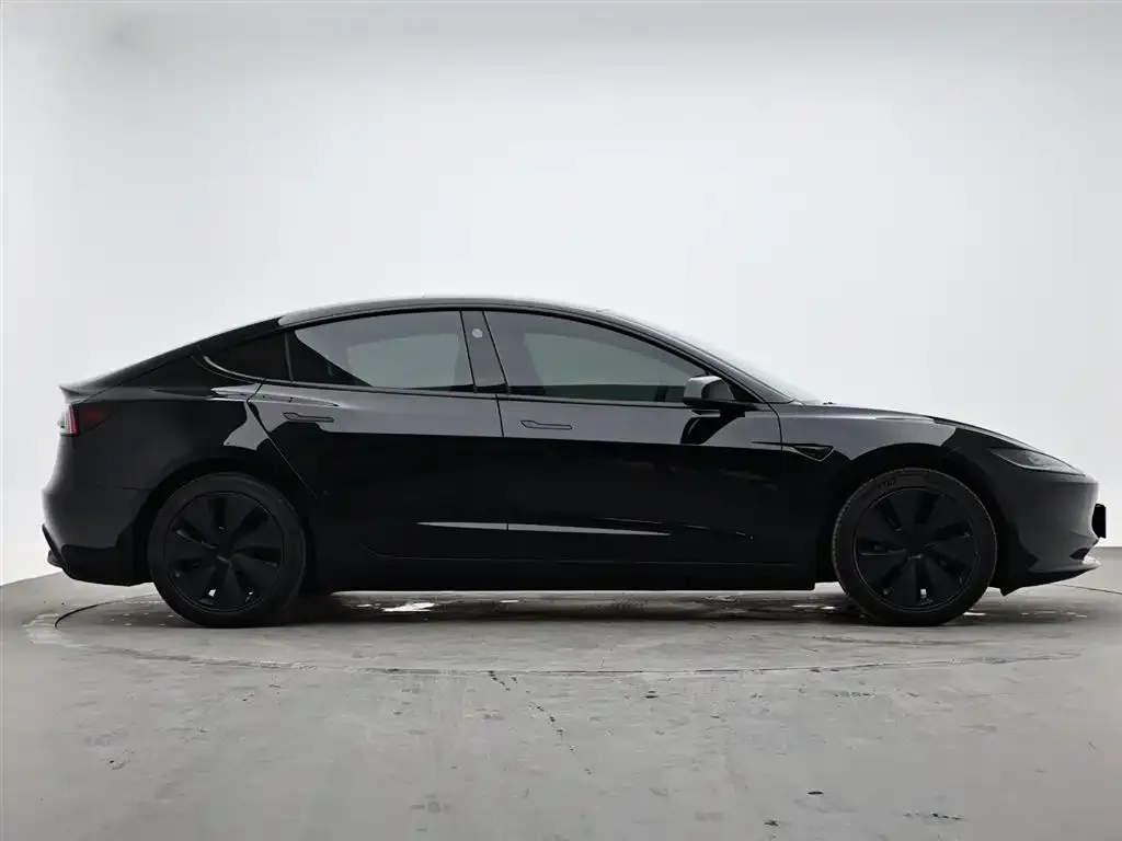 Tesla Model 3 — фото 4
