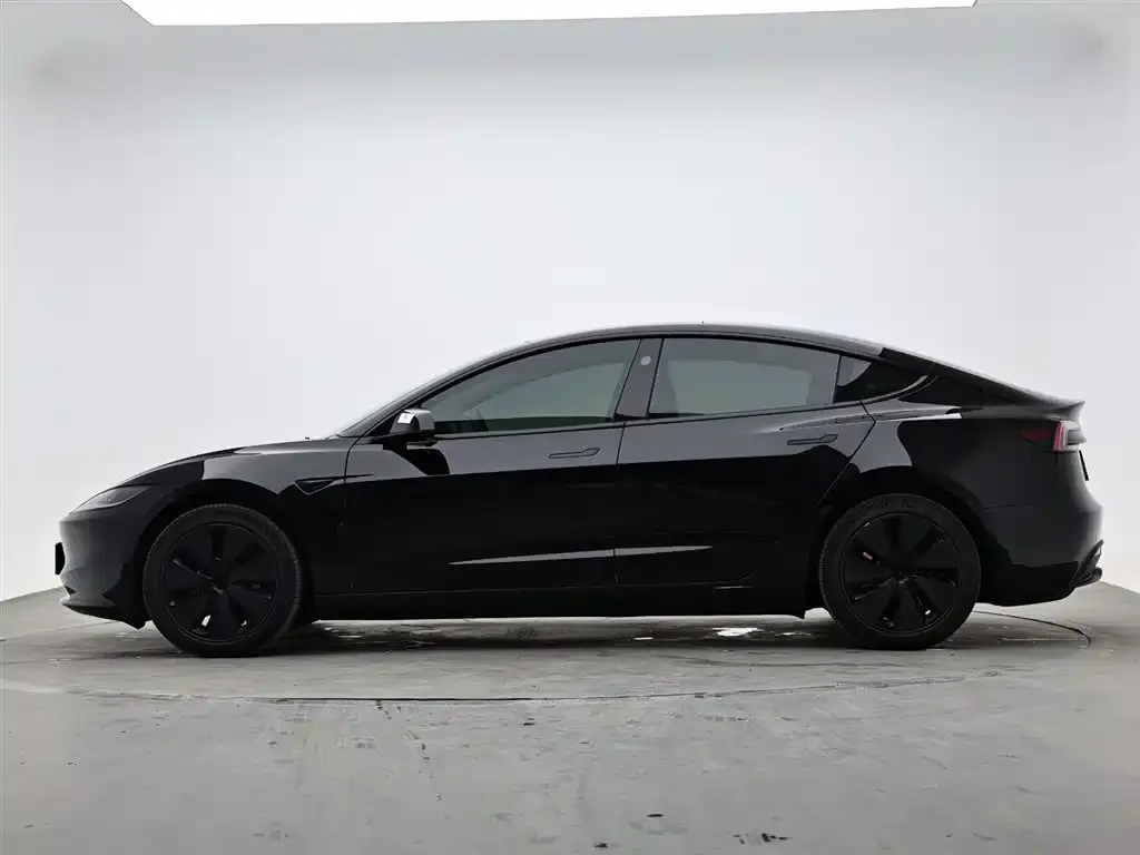 Tesla Model 3 — фото 2