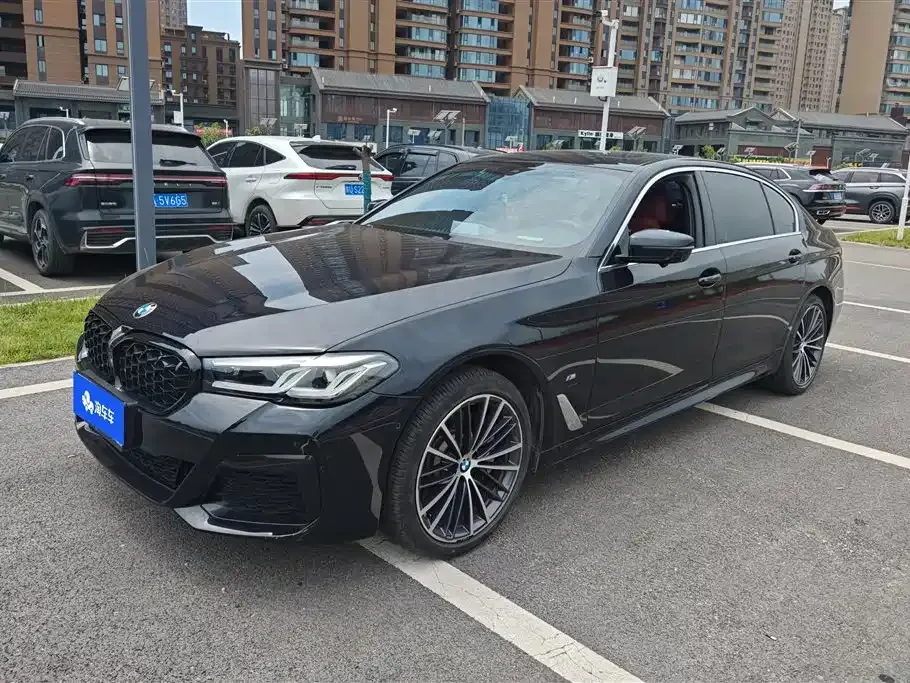 BMW 5 Series — фото 1