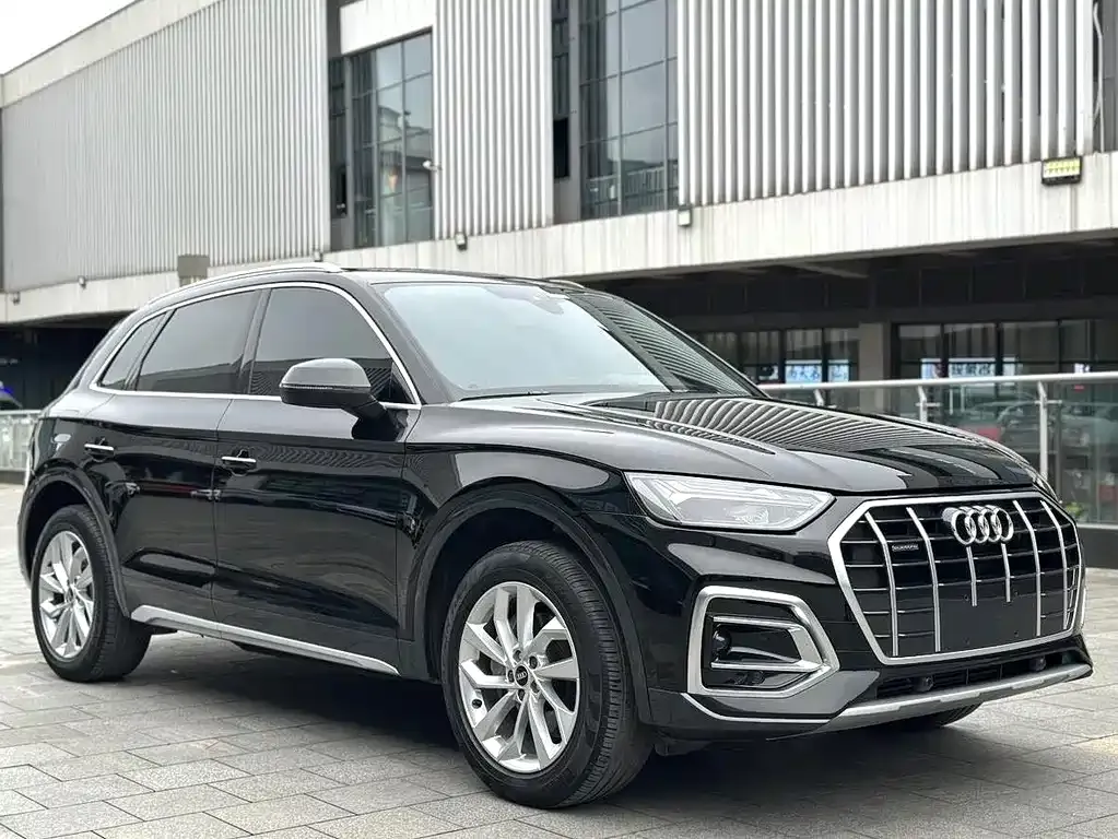 Audi Q5L — фото 6