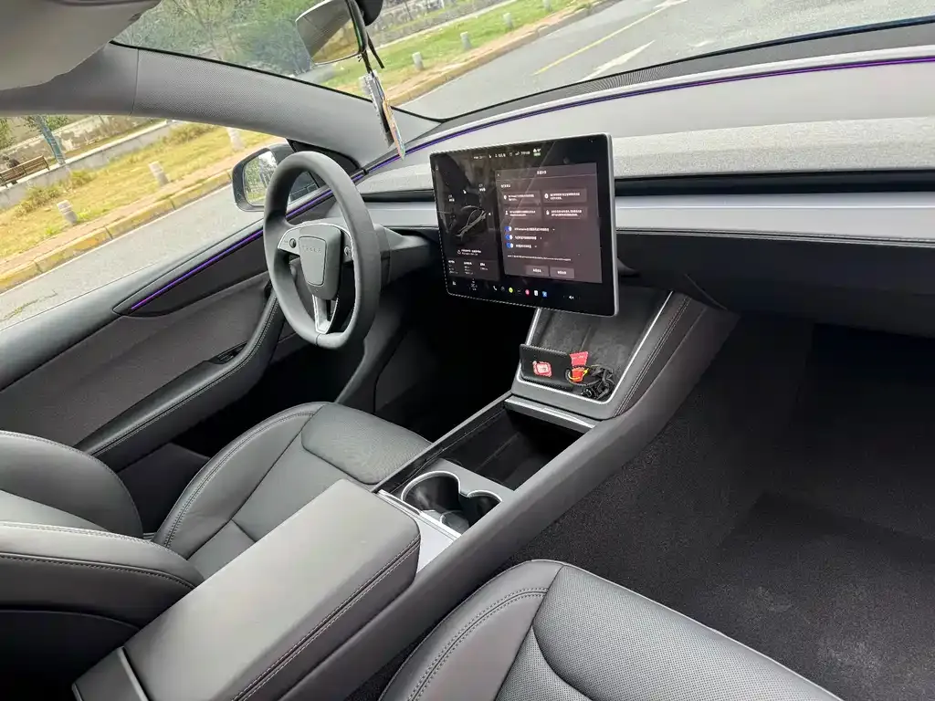 Tesla Model Y — фото 5