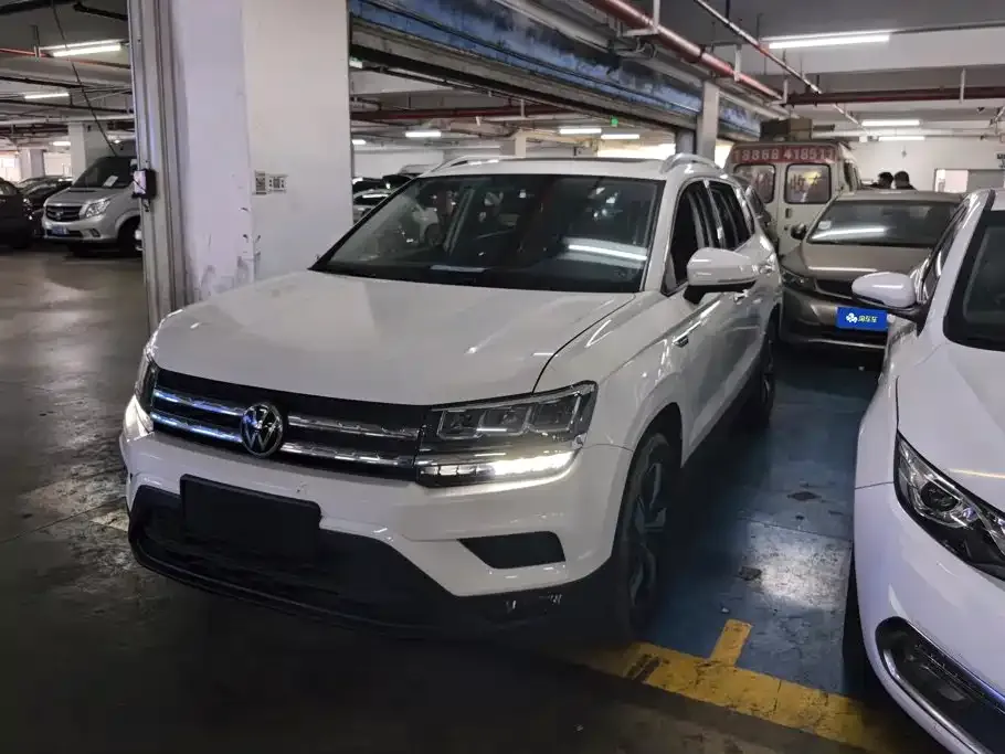 Volkswagen Tharu