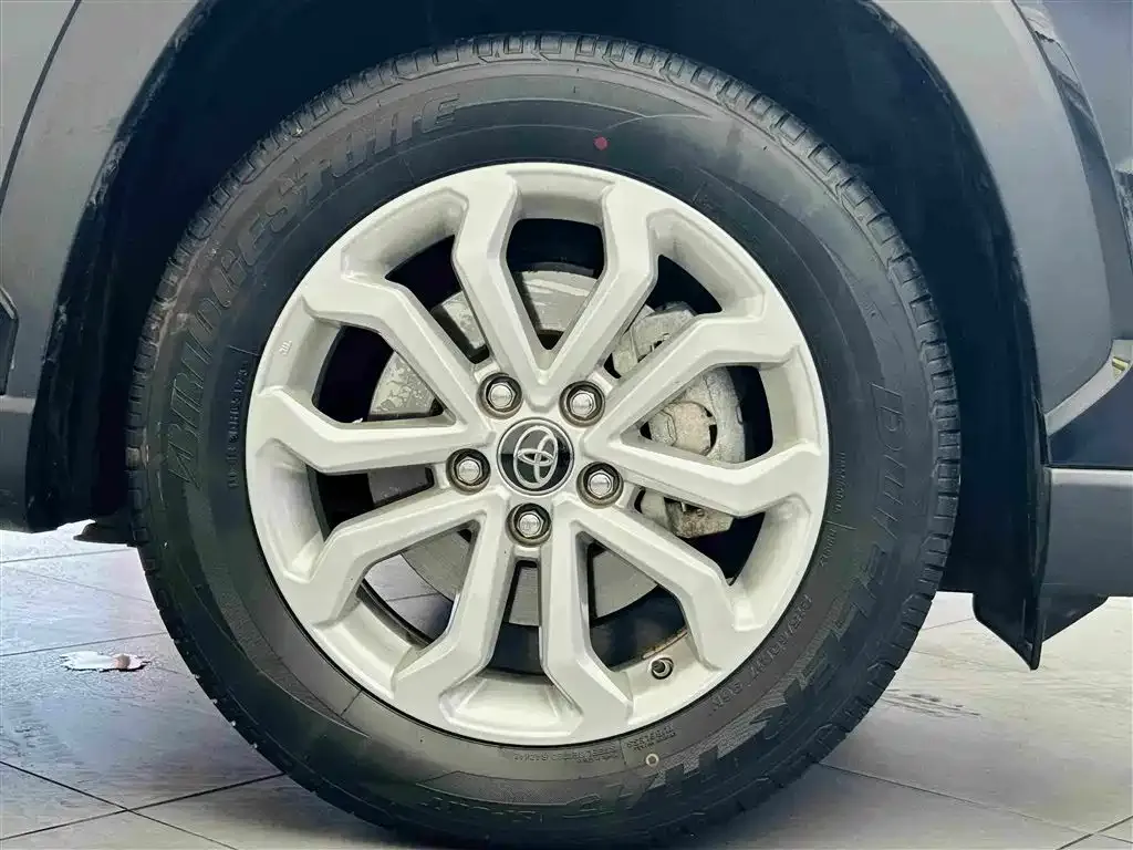 Toyota Frontlander 2024 из CN, фото 6