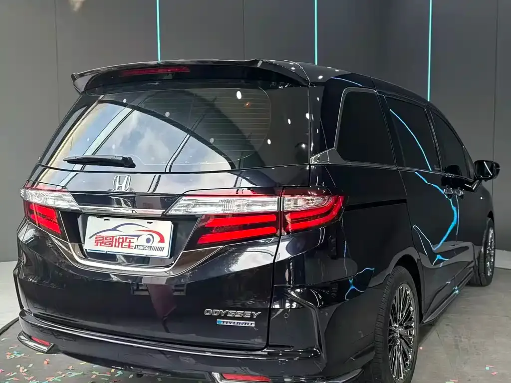 Honda Odyssey — фото 10
