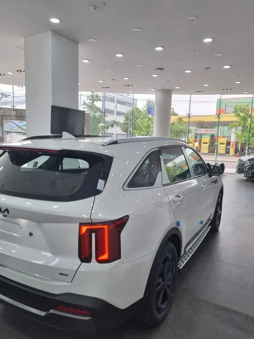 Kia Sorento — фото 7