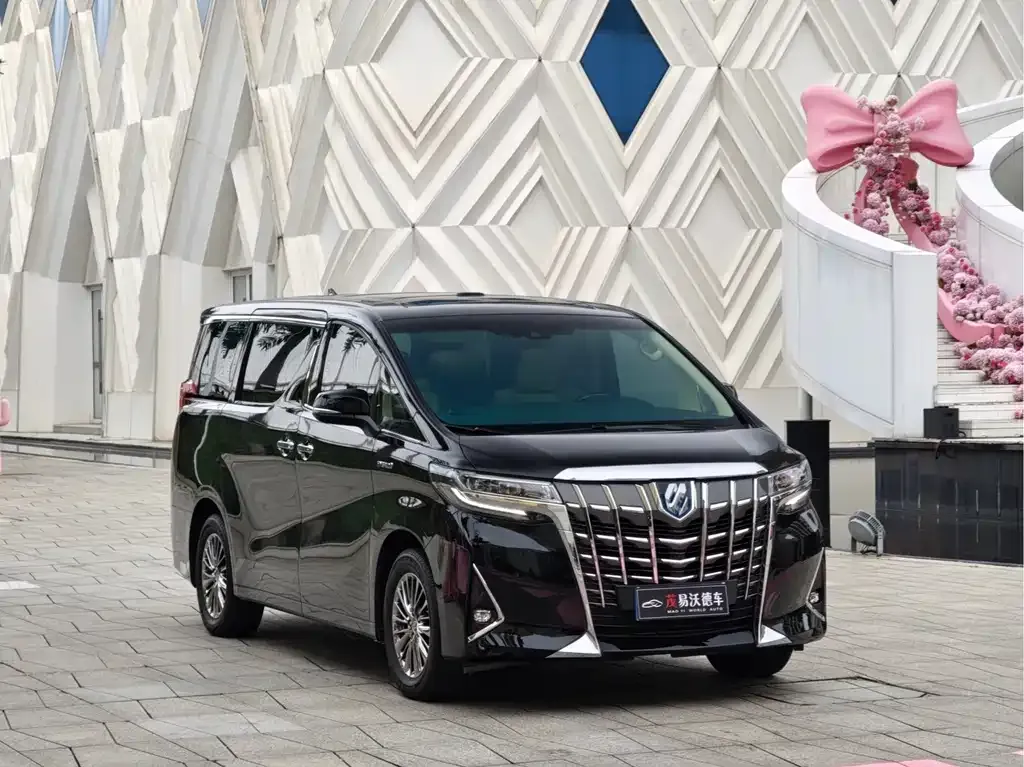 Toyota Alphard — фото 4