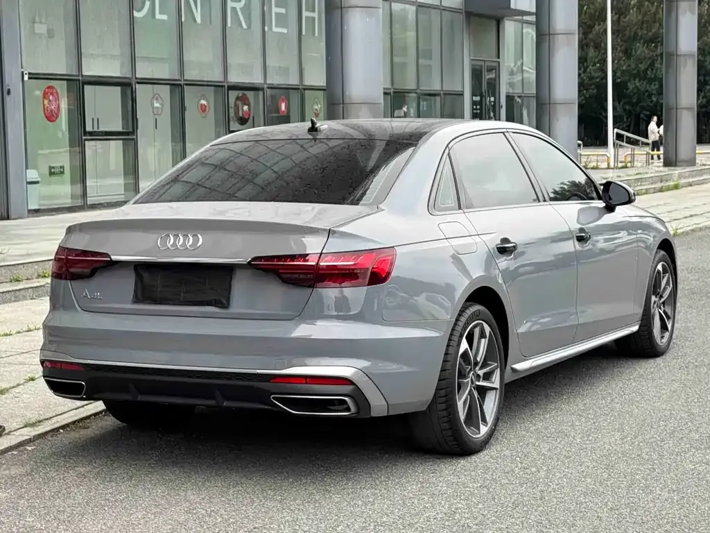Audi A4L — фото 5