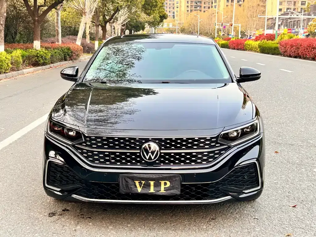 Volkswagen Passat — фото 10
