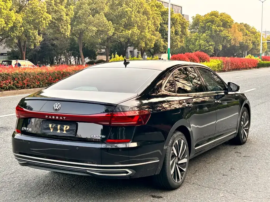 Volkswagen Passat — фото 6