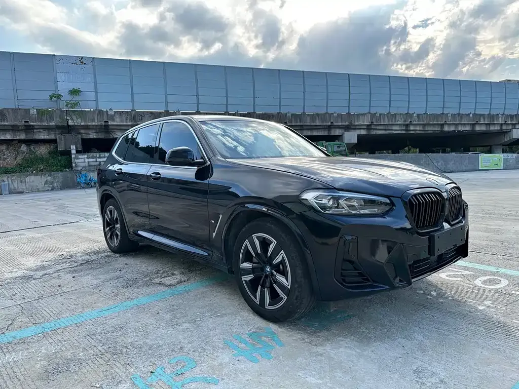 BMW iX3 — фото 4