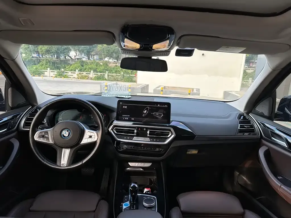 BMW iX3 — фото 2