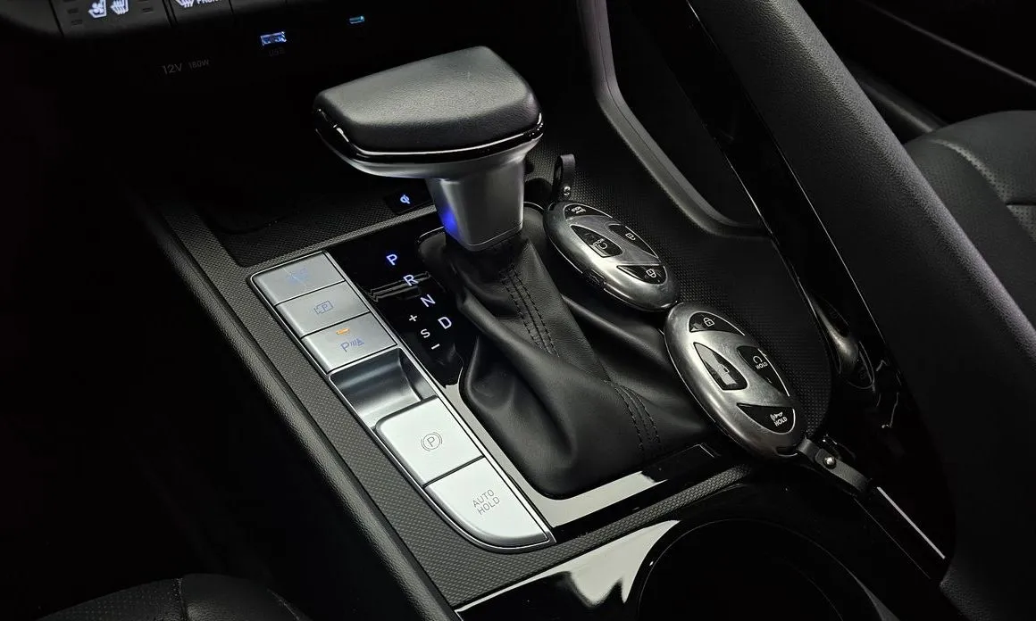 Hyundai AVANTE — фото 3