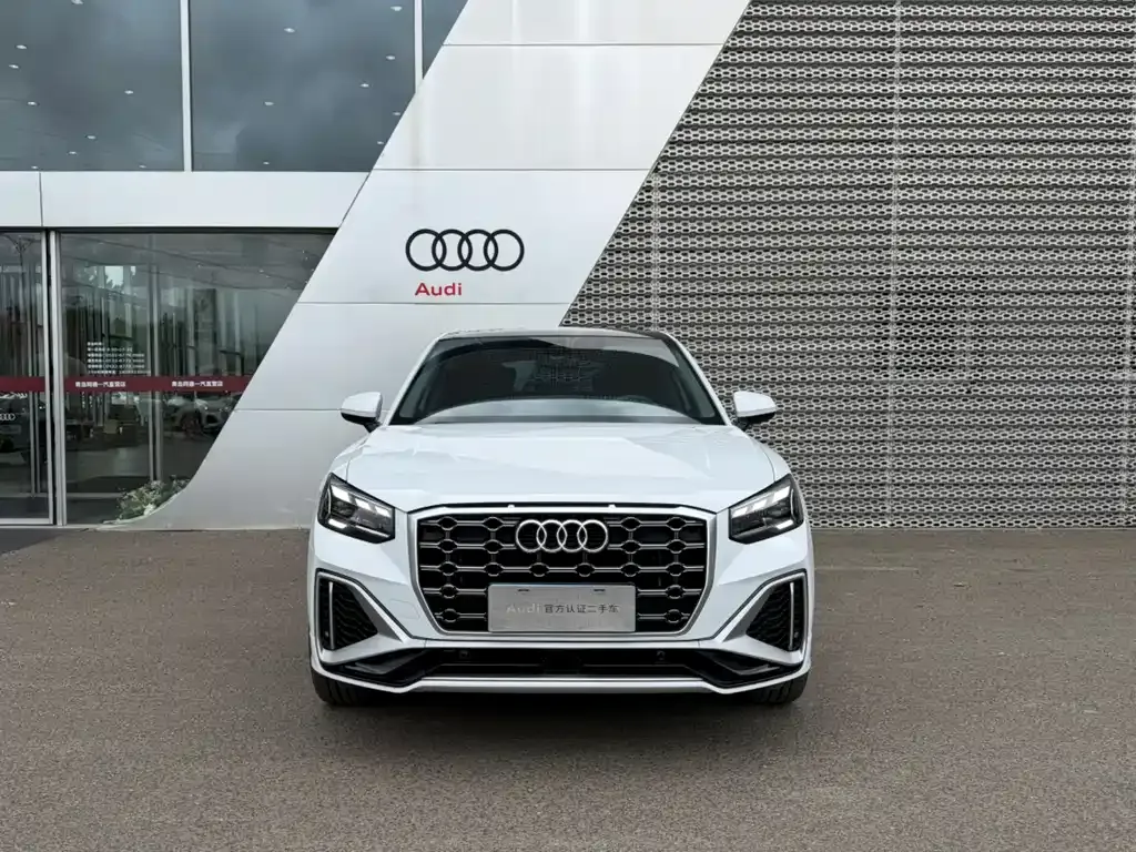 Audi Q2L — фото 4