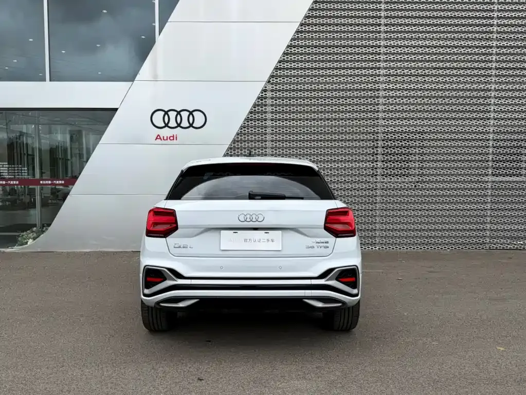 Audi Q2L — фото 3