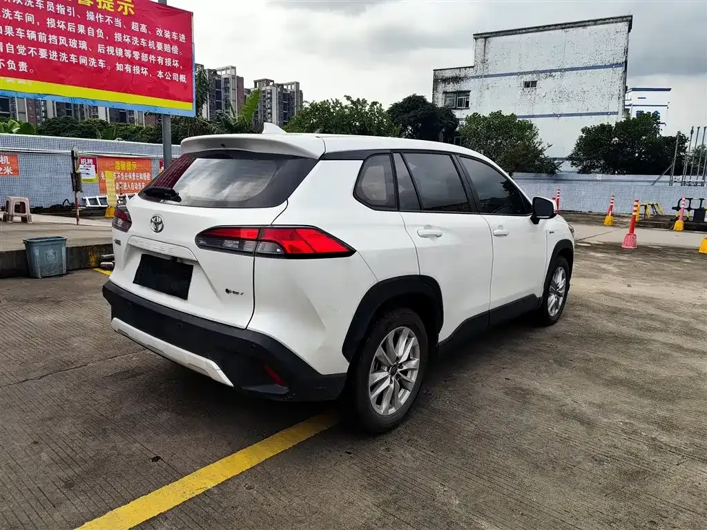 Toyota Corolla Cross — фото 9