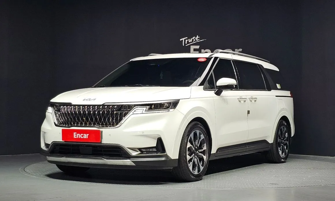 Kia Carnival Gasoline 9-Seater Signature 1