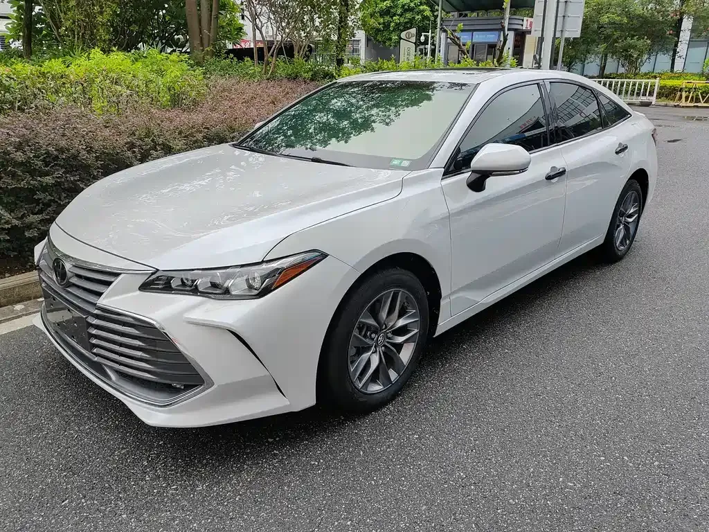 Toyota Avalon — фото 9