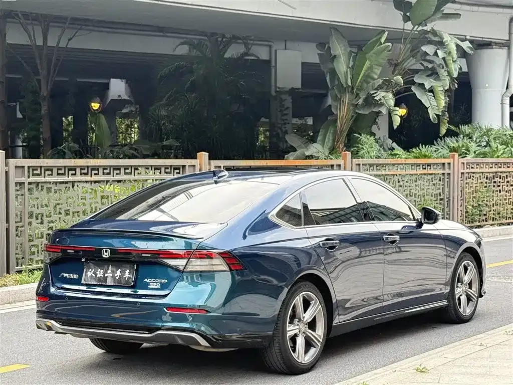 Honda Accord — фото 7