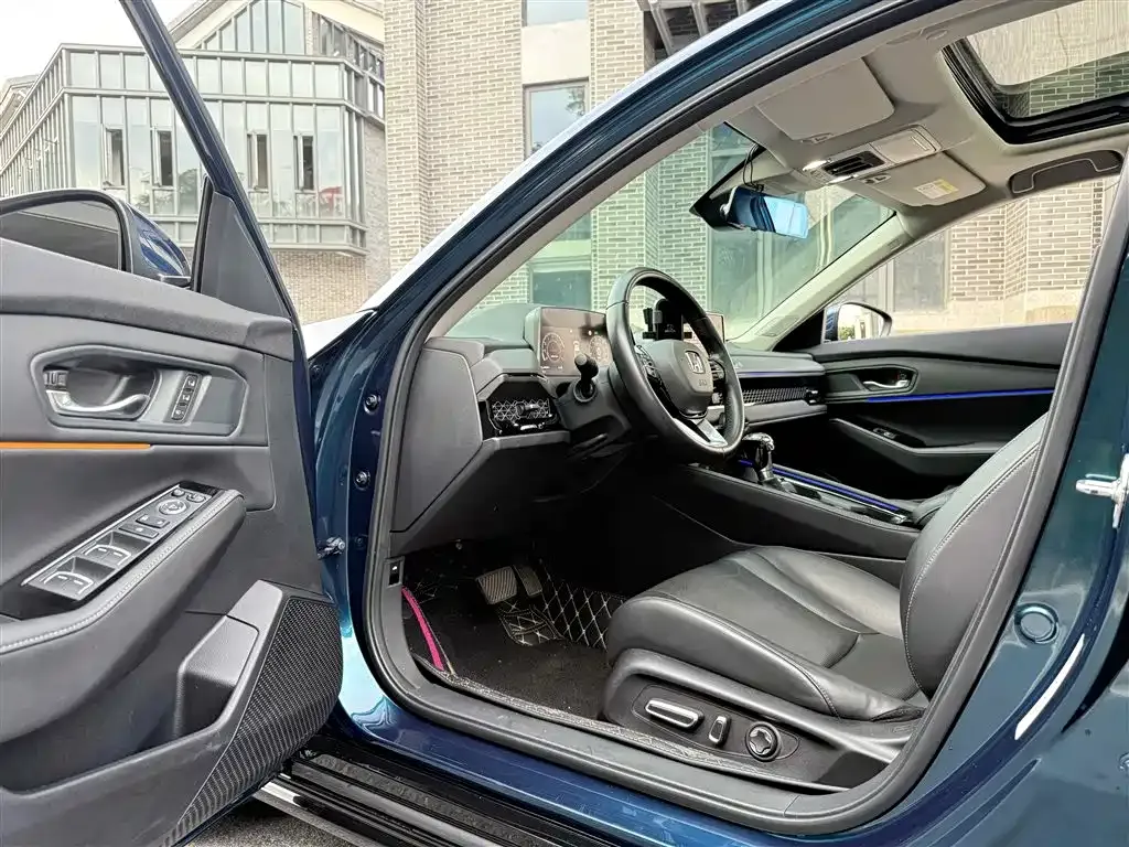 Honda Accord — фото 8