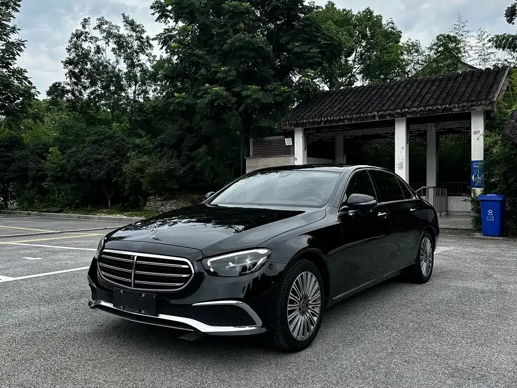 Mercedes-Benz E-Class — фото 10