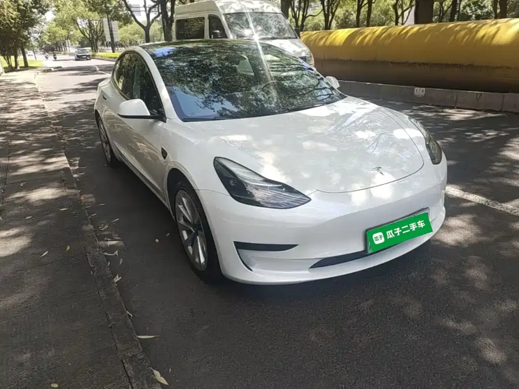 Tesla Model 3 — фото 9