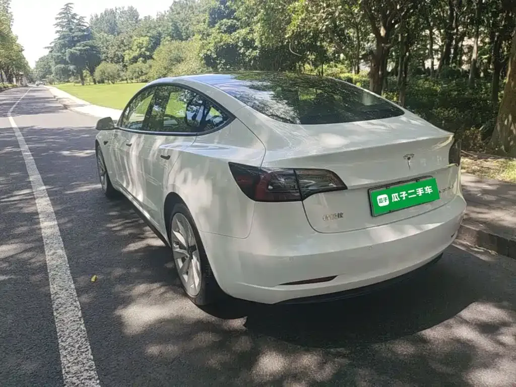 Tesla Model 3 — фото 6