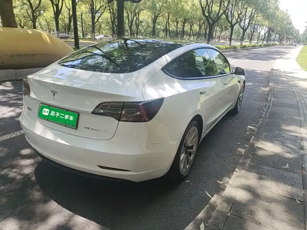 Tesla Model 3 — фото 10