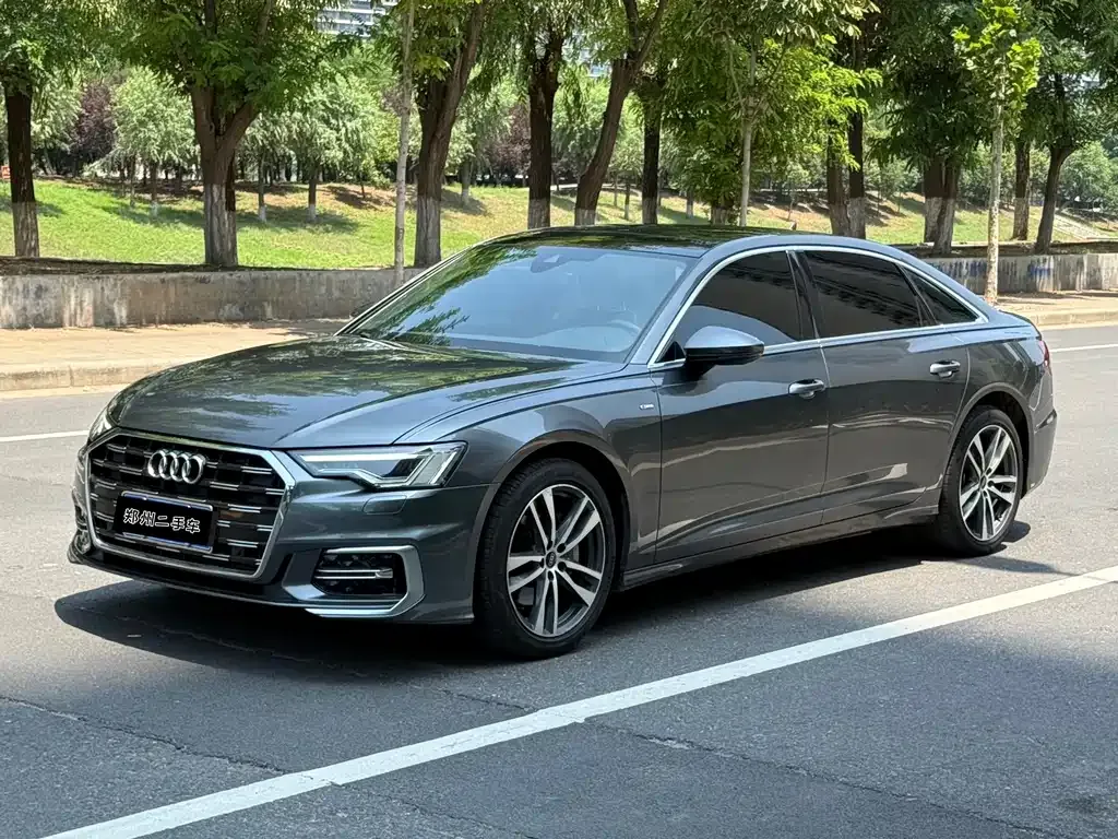 Audi A6L — фото 1